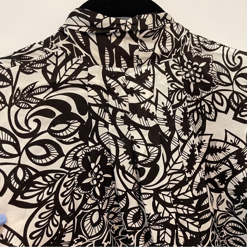 100% Silk CAbi #114 Sleeveless Tie Ascot Blouse Size Small Career Office EUC - Picture 9 of 13